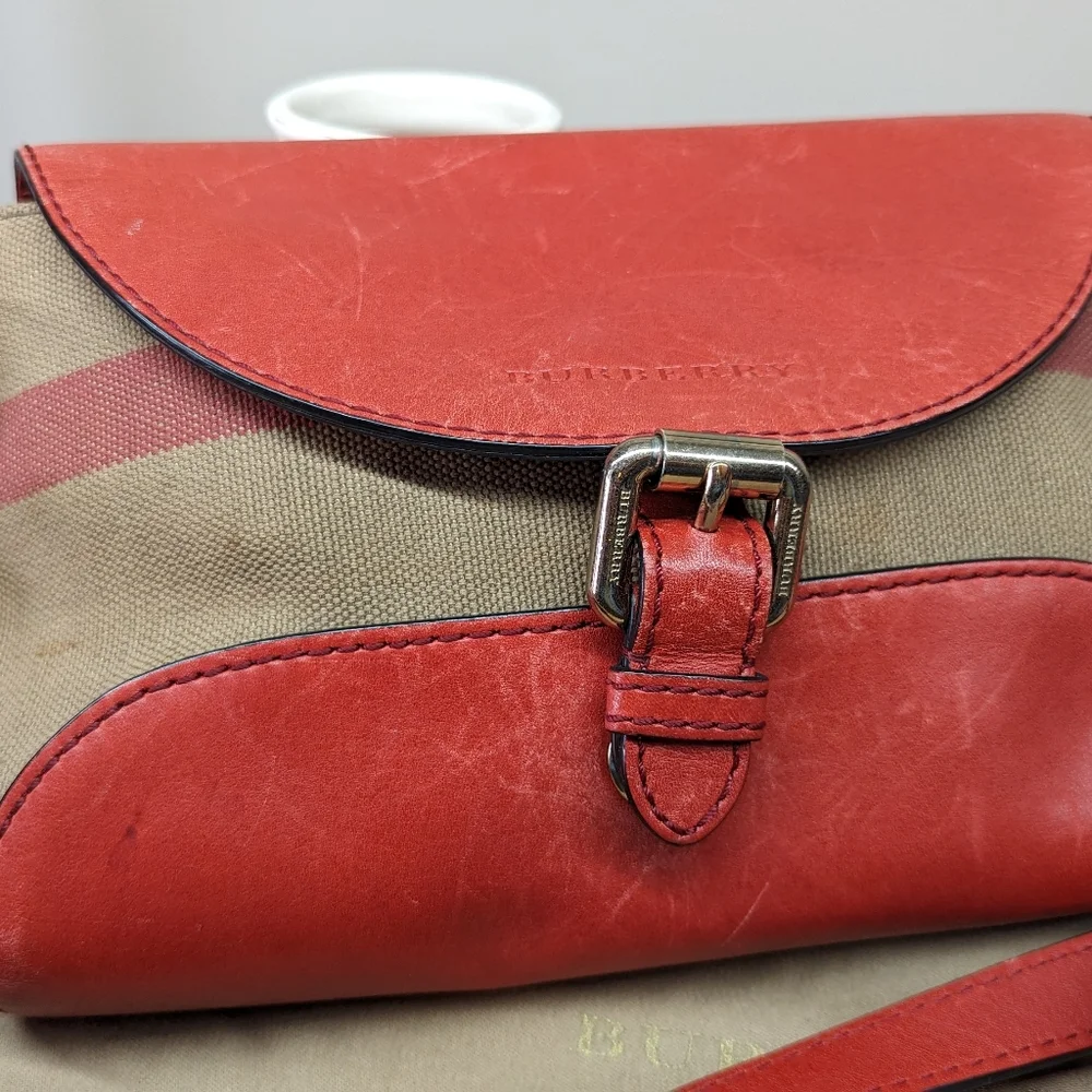 Burberry "Henham" house check crossbody bag - Picture 6 of 14